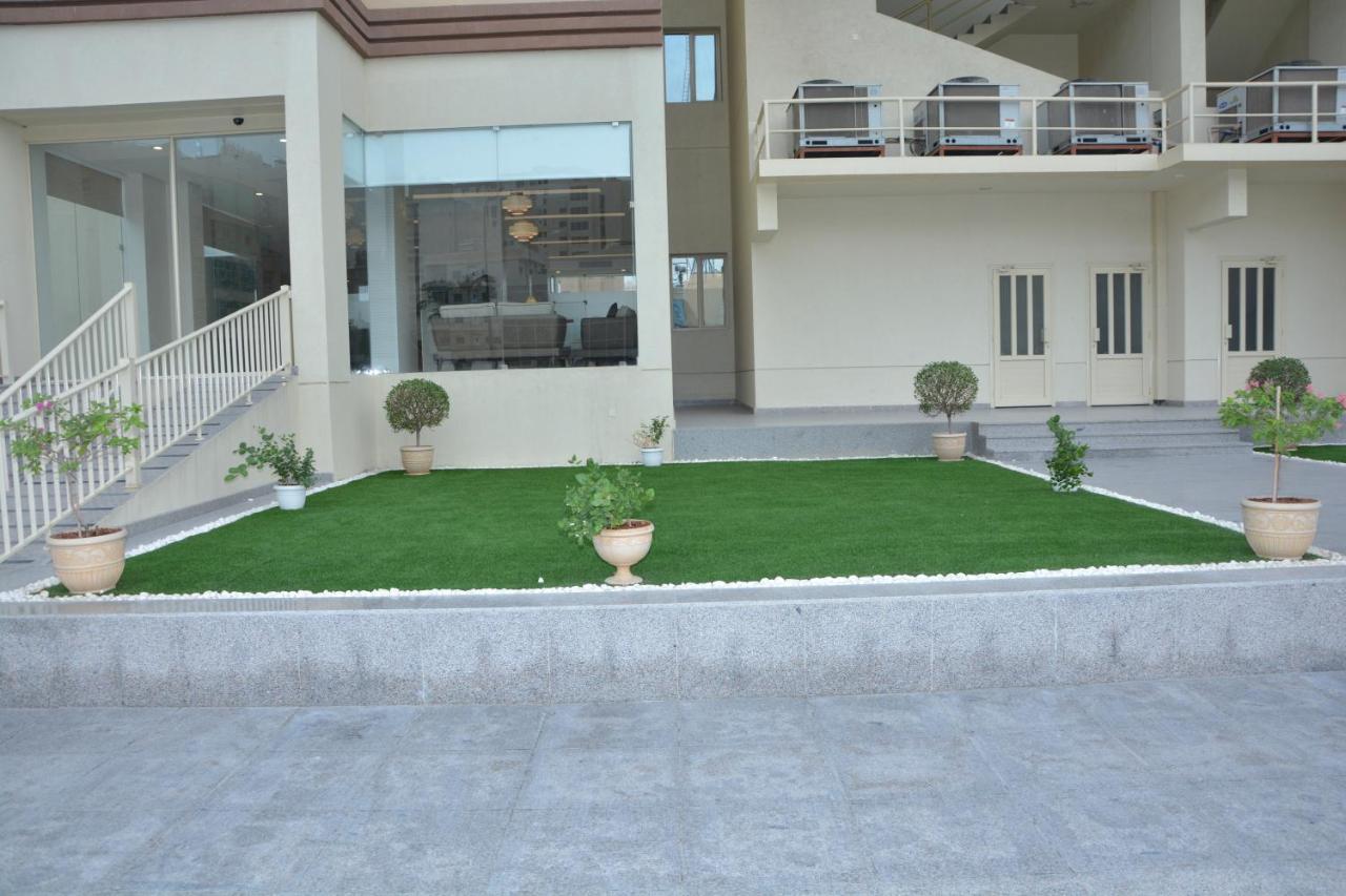 The Lofts Kuwait Fintas Vandrehjem Kuwait City Eksteriør billede